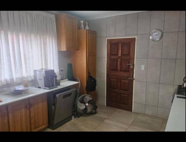 4 BEDROOM HOUSE FOR SALE IN ELDORAIGNE